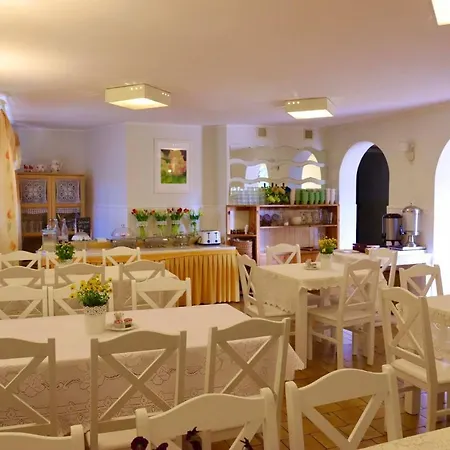 Pensjonat Radzik Alojamento de Acomodação e Pequeno-almoço *